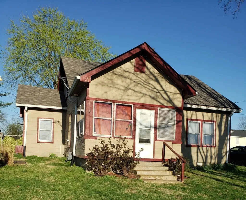 2461 Old Greenbrier Pike Greenbrier TN 37073