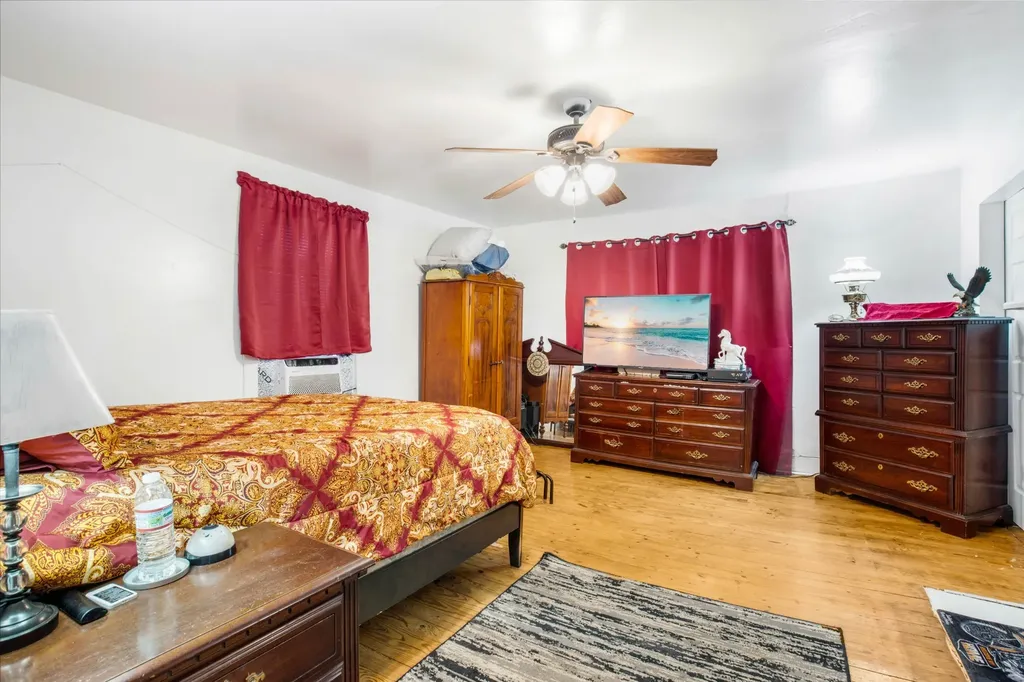 2461 Old Greenbrier Pike Greenbrier TN 37073