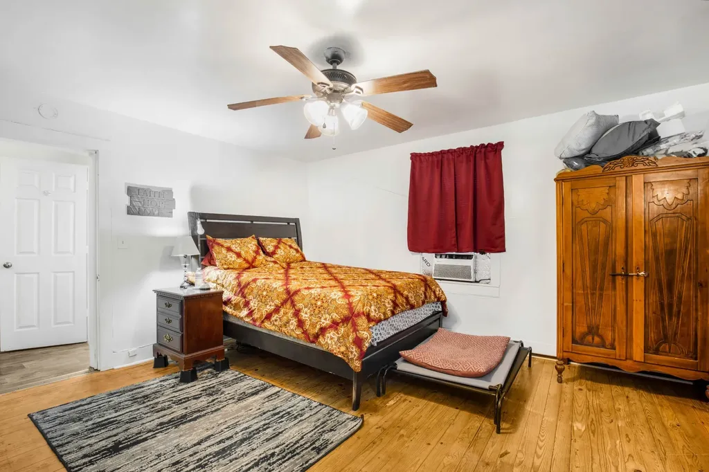 2461 Old Greenbrier Pike Greenbrier TN 37073