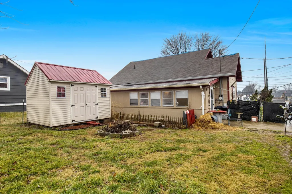 2461 Old Greenbrier Pike Greenbrier TN 37073