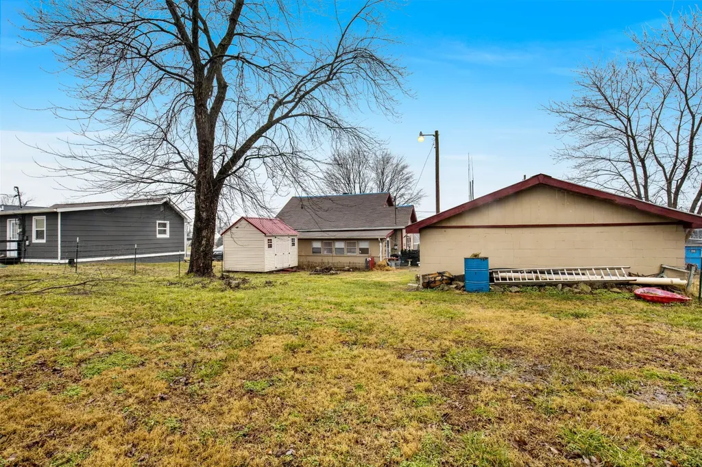 2461 Old Greenbrier Pike Greenbrier TN 37073