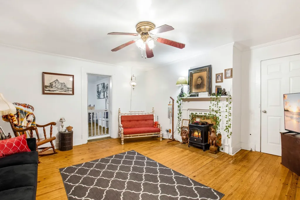 2461 Old Greenbrier Pike Greenbrier TN 37073