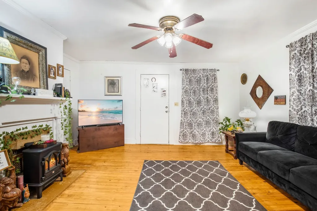 2461 Old Greenbrier Pike Greenbrier TN 37073