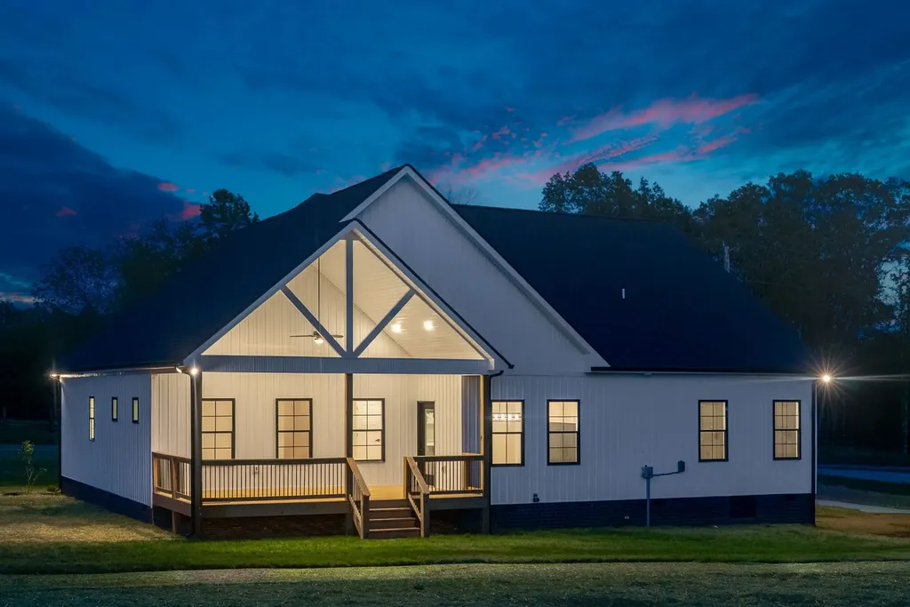 3860 Chapel Hill Road Clarksville TN 37040