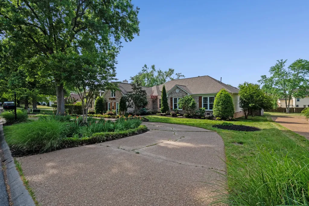 5006 Langford Pass Old Hickory TN 37138