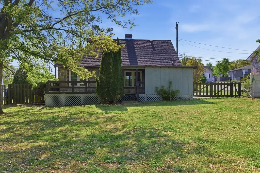 407 Pitts Avenue Old Hickory TN 37138