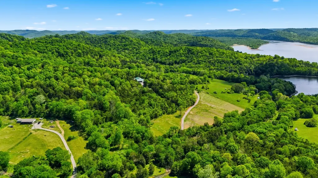 2699 Brooks Bend Lane Gainesboro TN 38562