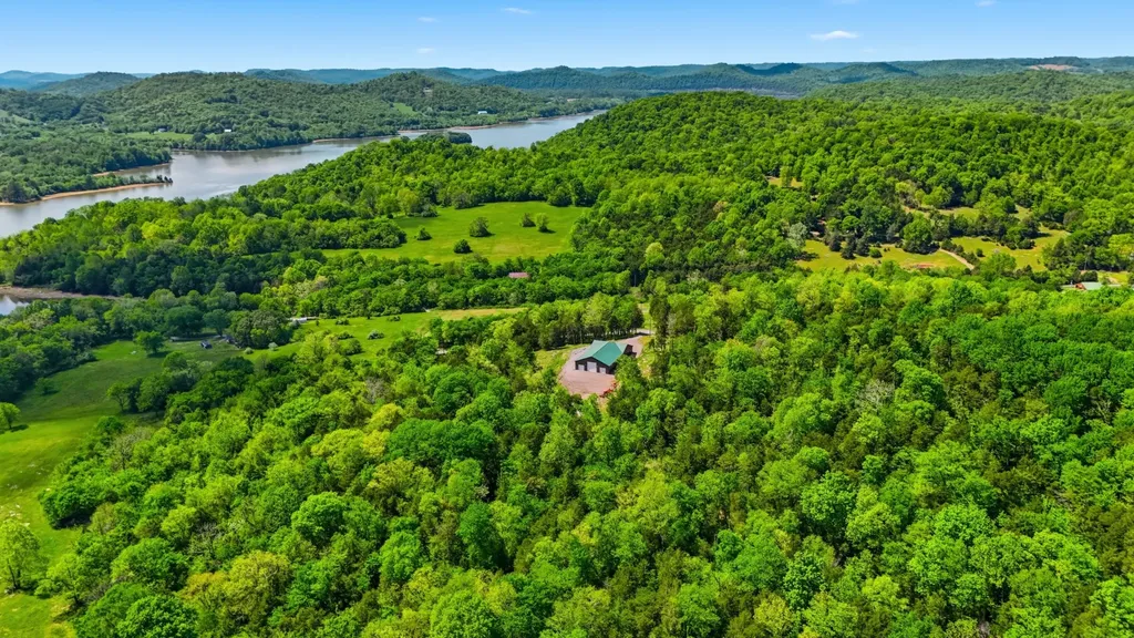 2699 Brooks Bend Lane Gainesboro TN 38562