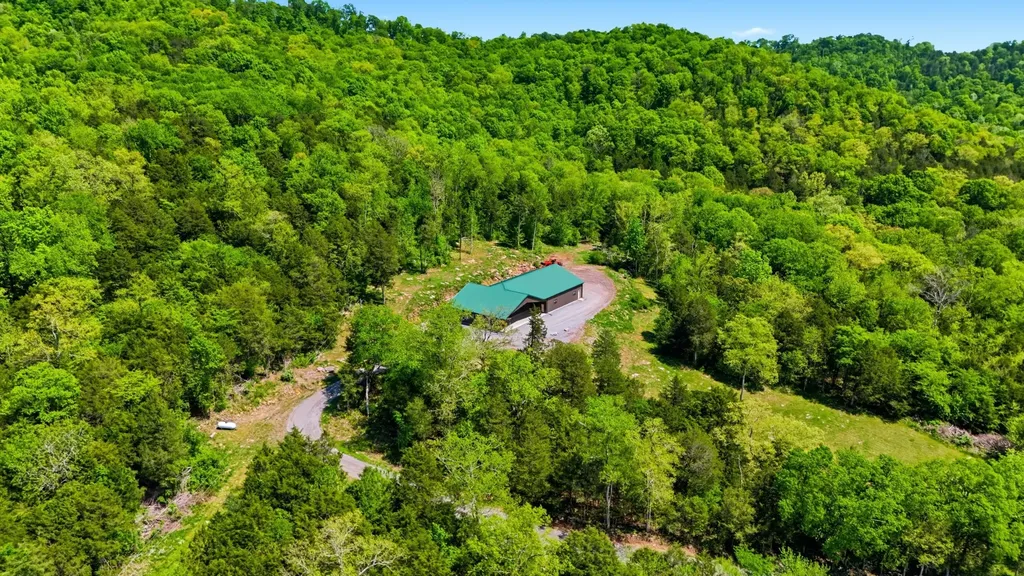 2699 Brooks Bend Lane Gainesboro TN 38562