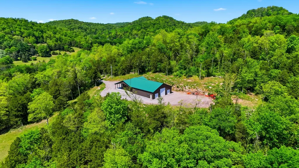 2699 Brooks Bend Lane Gainesboro TN 38562