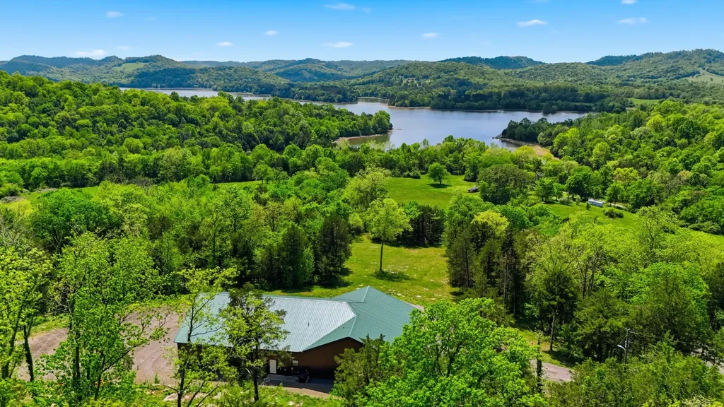 2699 Brooks Bend Lane Gainesboro TN 38562