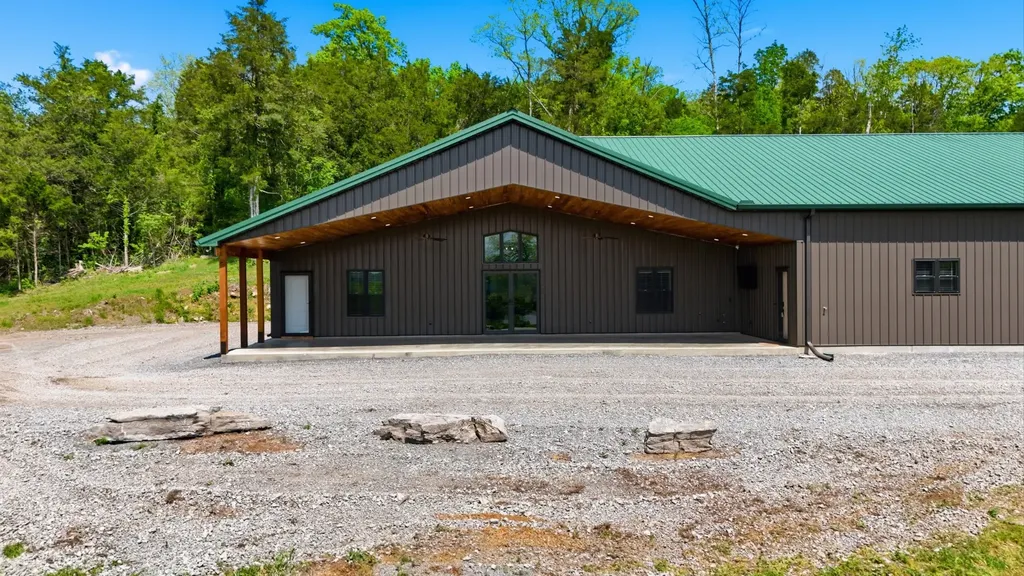 2699 Brooks Bend Lane Gainesboro TN 38562
