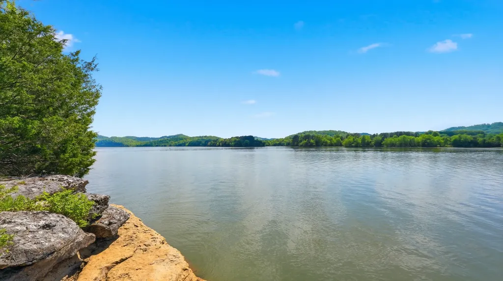 2699 Brooks Bend Lane Gainesboro TN 38562
