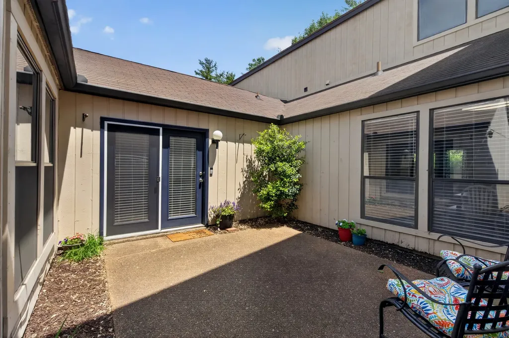 946 Old Fountain Court Hermitage TN 37076