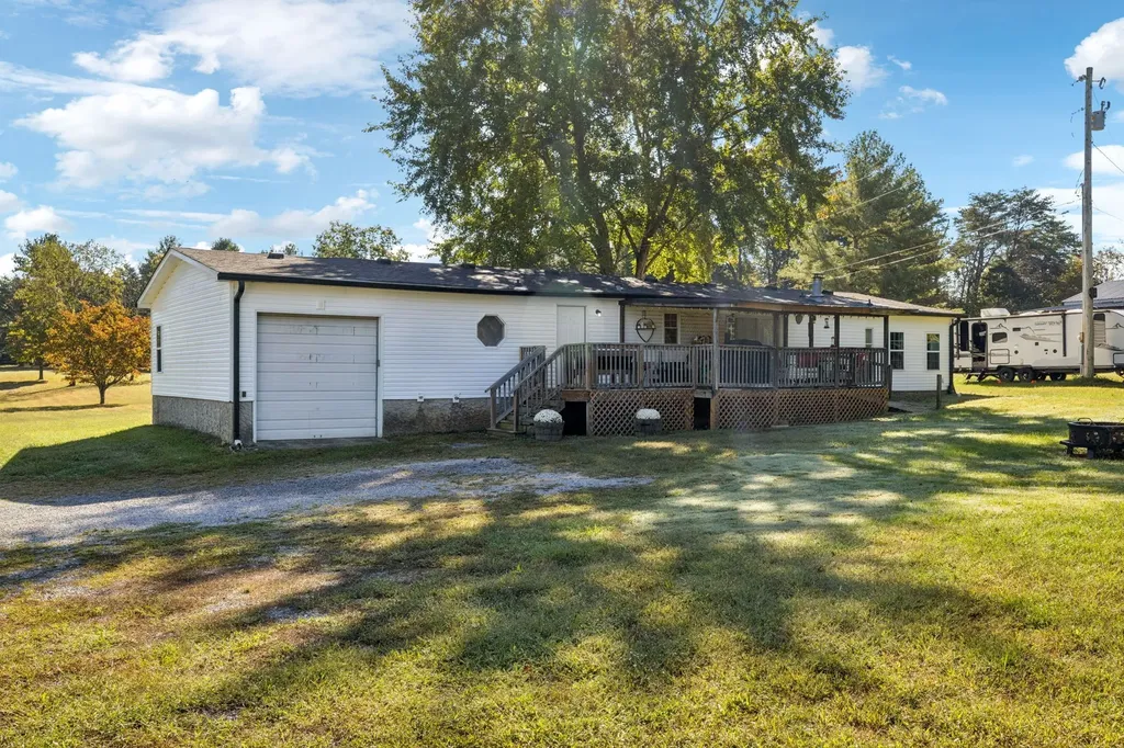 1740 Hazelwood Drive Ashland City TN 37015