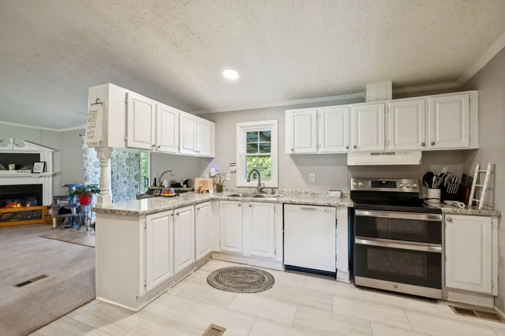 1740 Hazelwood Drive Ashland City TN 37015