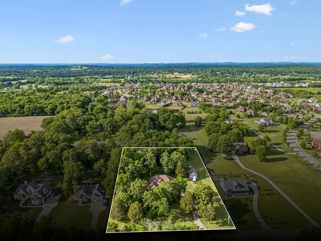 463 Carver Lane Lebanon TN 37087