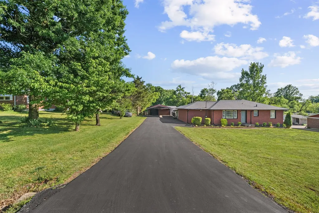 608 Vinson Drive Nashville TN 37217