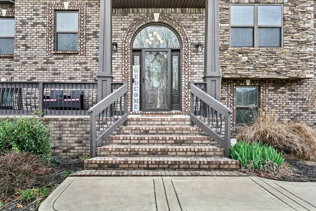 1729 Double R Boulevard Clarksville TN 37042