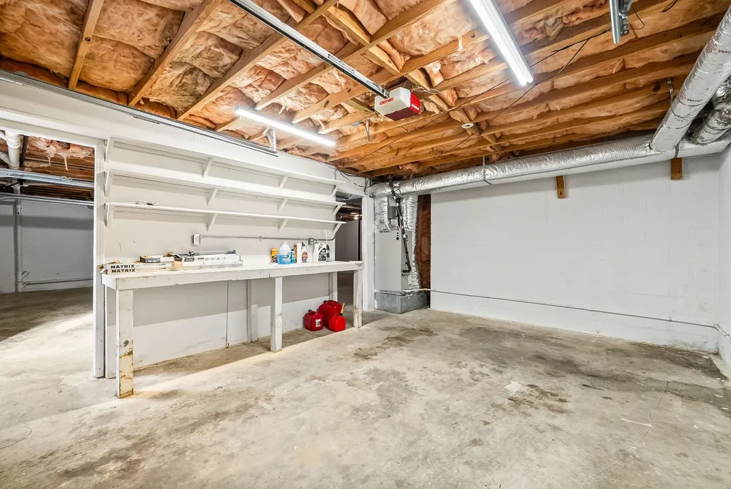 1315 Hand Drive Clarksville TN 37042
