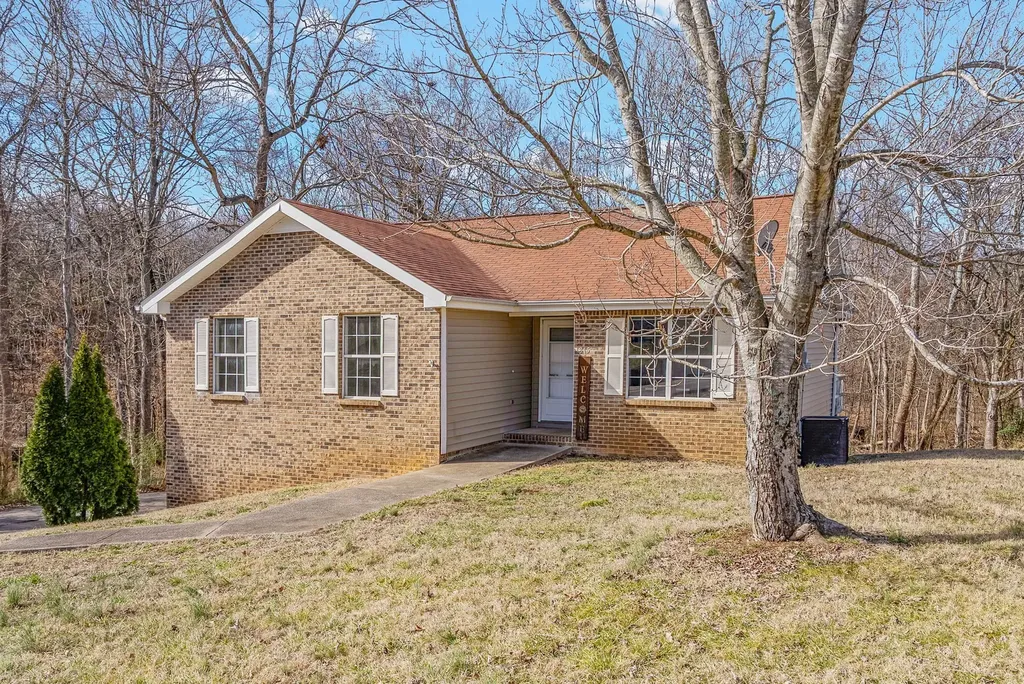 1315 Hand Drive Clarksville TN 37042