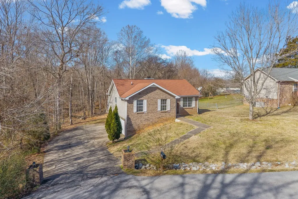 1315 Hand Drive Clarksville TN 37042