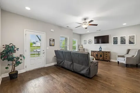 1629 Drakes Creek Road Hendersonville TN 37075