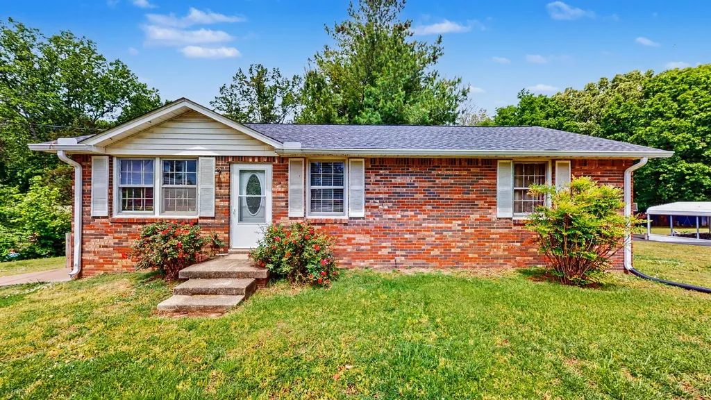109 Phillips Street Charlotte TN 37036