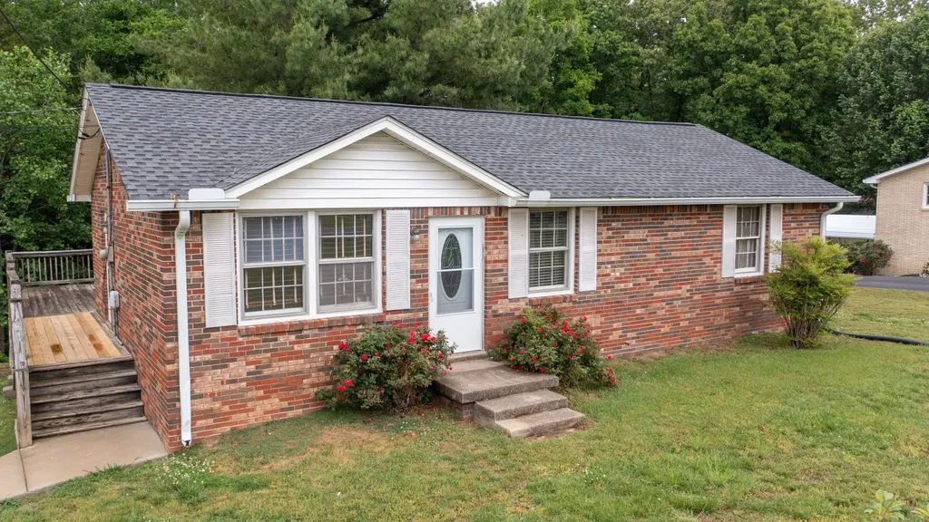109 Phillips Street Charlotte TN 37036