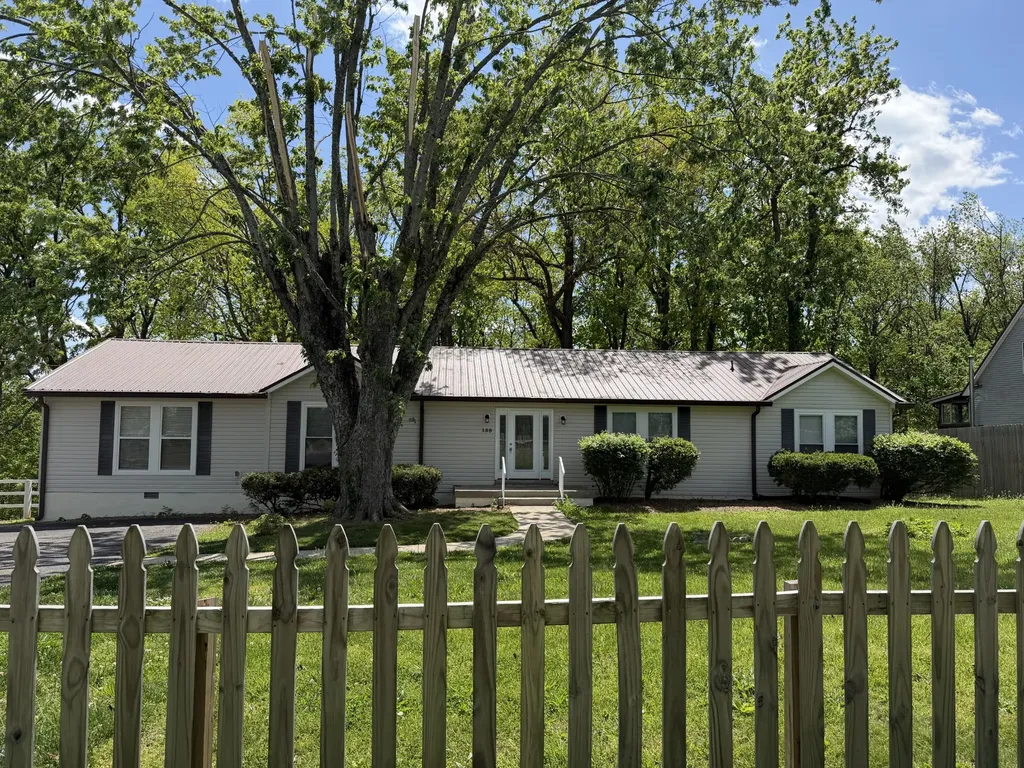 159 W Hester Road Cottontown TN 37048
