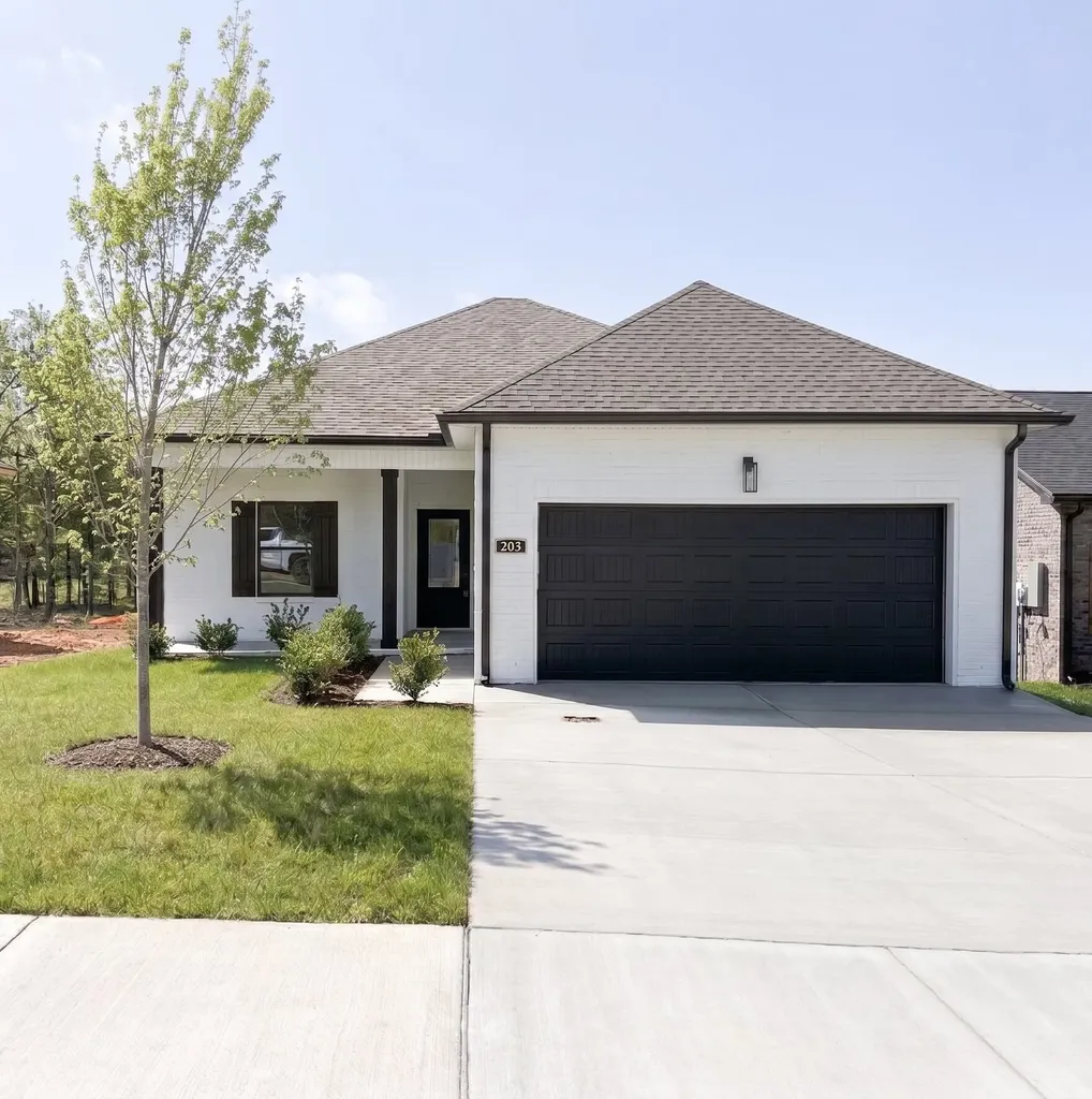 203 Sandalwood Way Dickson TN 37055