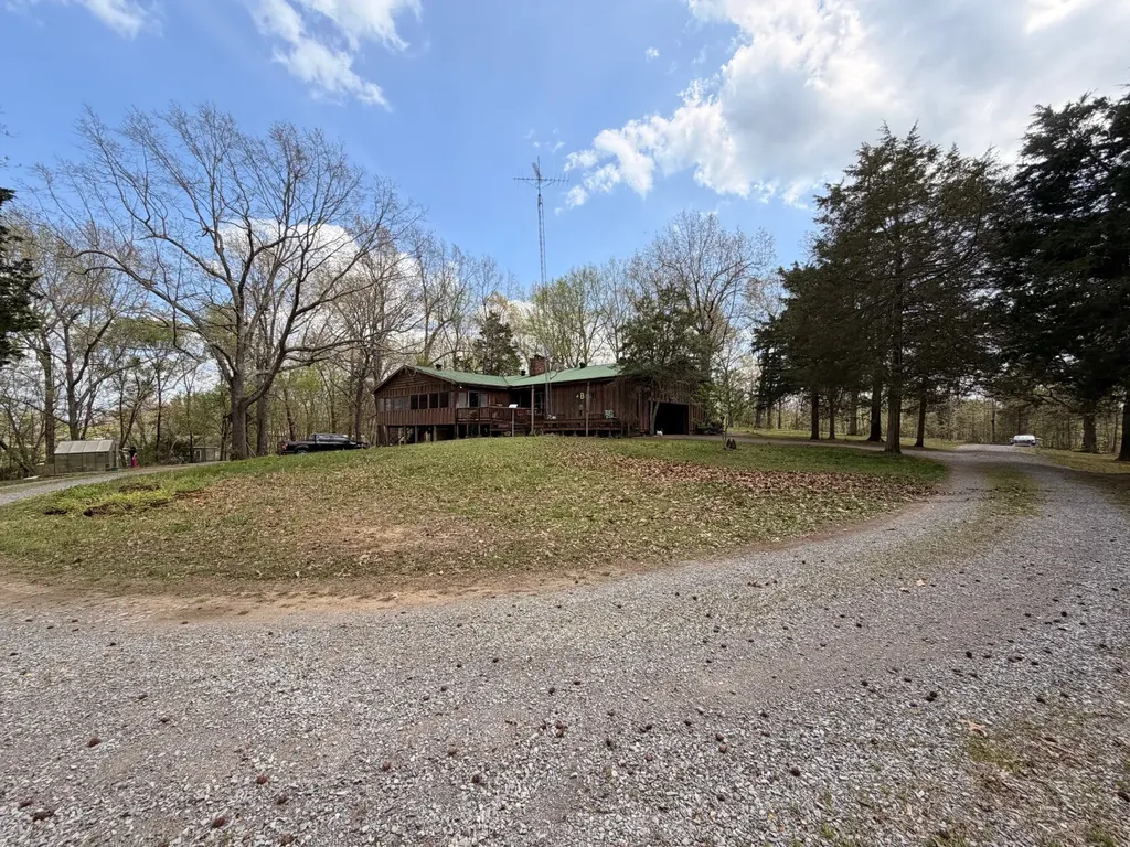 88 Pleasant Hill Church Road Cadiz KY 42211