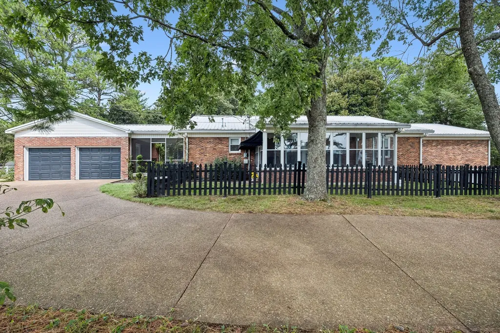 2641 Buckner Road Thompsons Station TN 37179