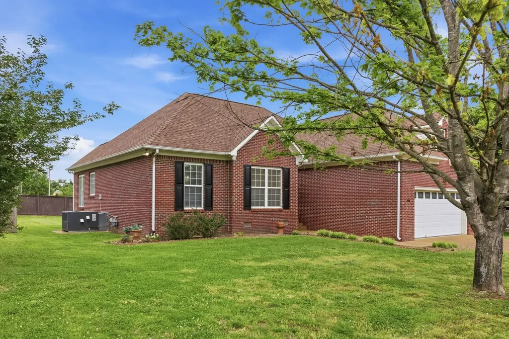 105 Green Tree Court Columbia TN 38401