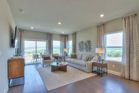 1774 Flora Grove Hermitage TN 37076