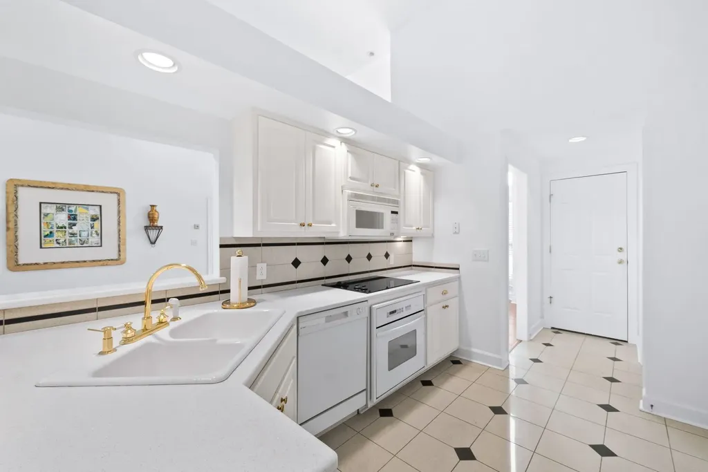 5034 Camelot Drive Columbia TN 38401