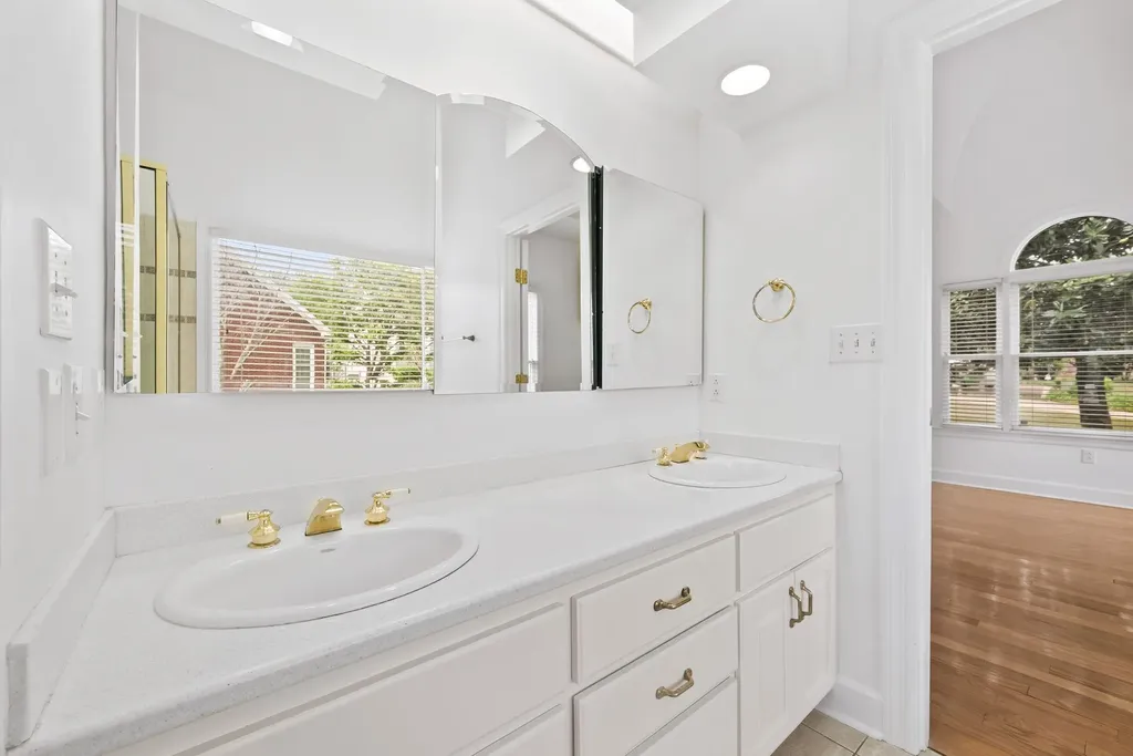 5034 Camelot Drive Columbia TN 38401