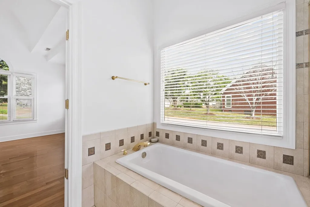 5034 Camelot Drive Columbia TN 38401
