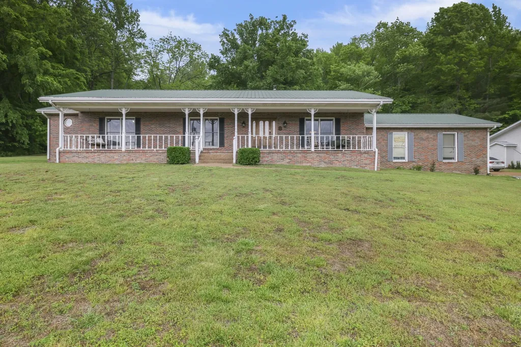 6268 Highway 100, W Centerville TN 37033