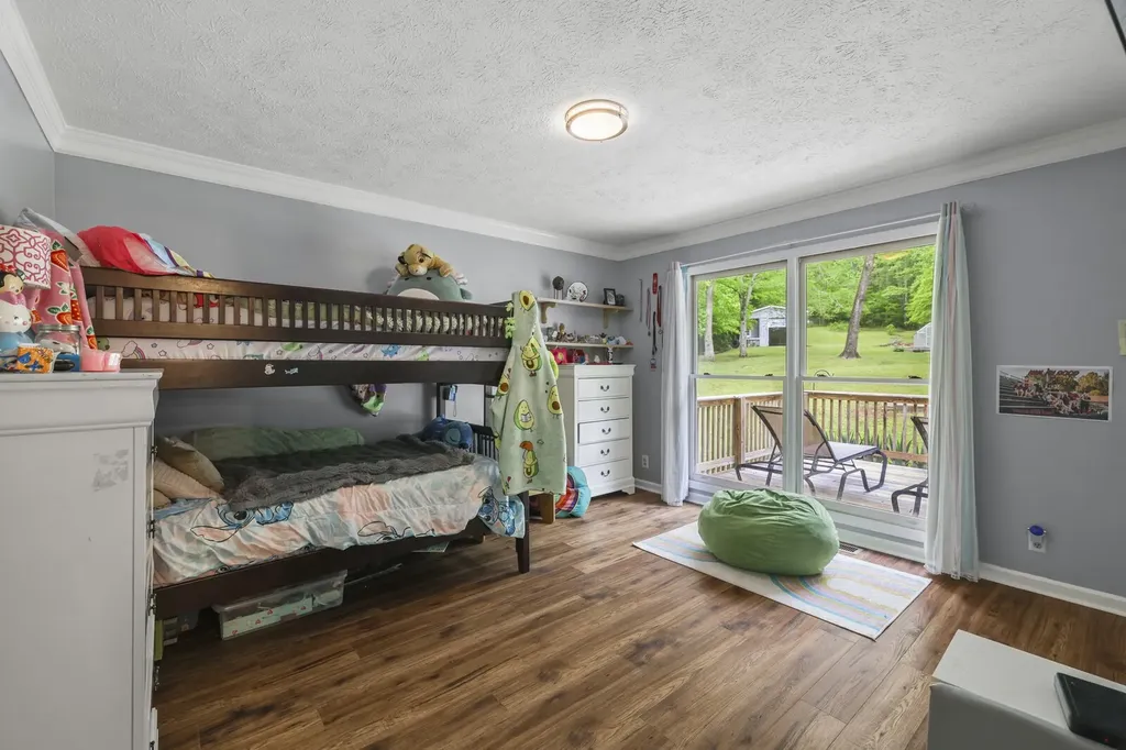 6268 Highway 100, W Centerville TN 37033