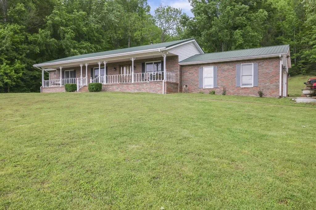 6268 Highway 100, W Centerville TN 37033