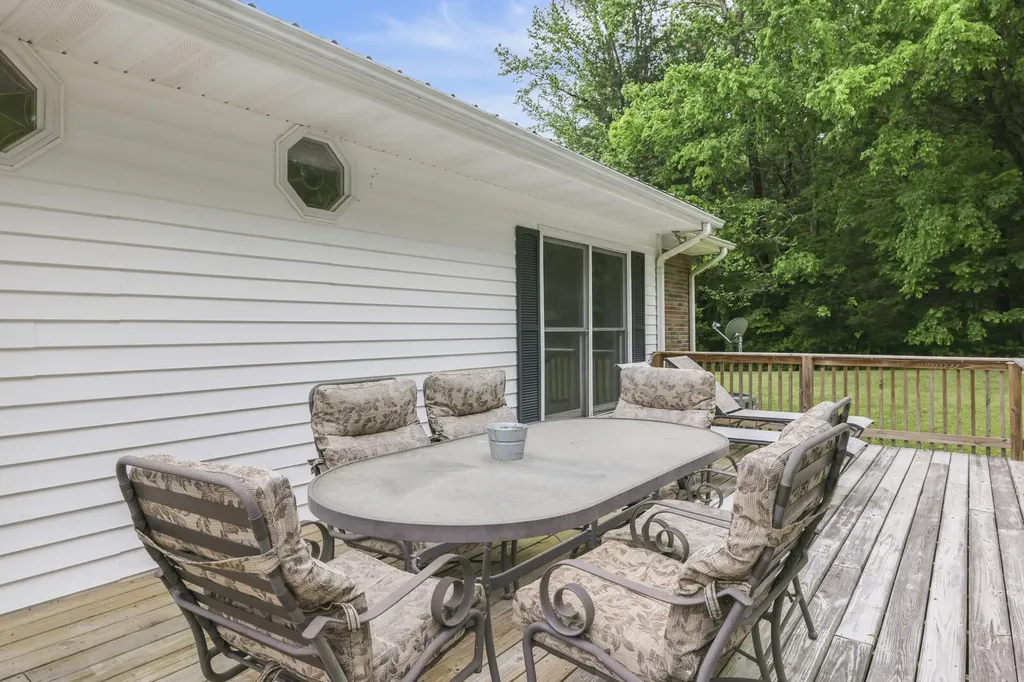 6268 Highway 100, W Centerville TN 37033