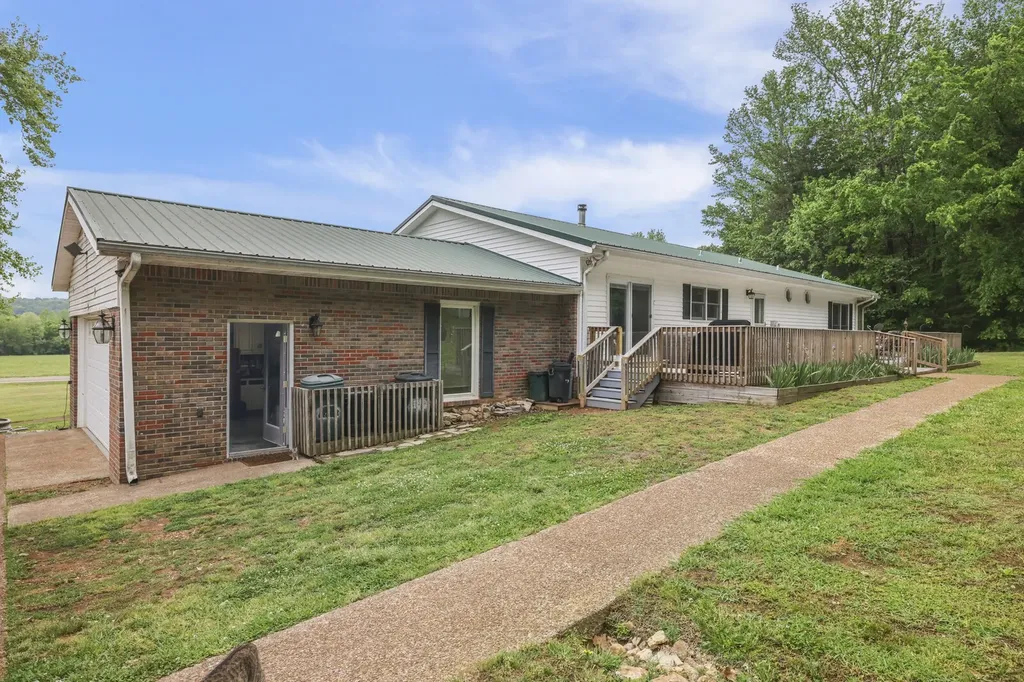 6268 Highway 100, W Centerville TN 37033