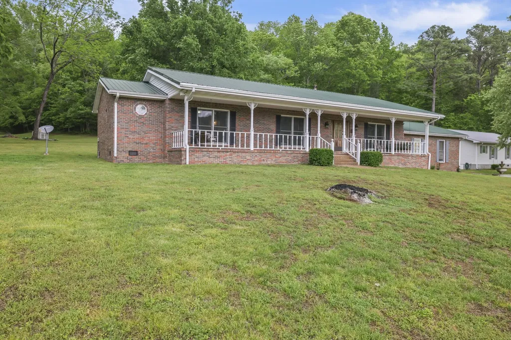 6268 Highway 100, W Centerville TN 37033