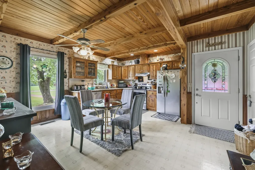 6268 Highway 100, W Centerville TN 37033