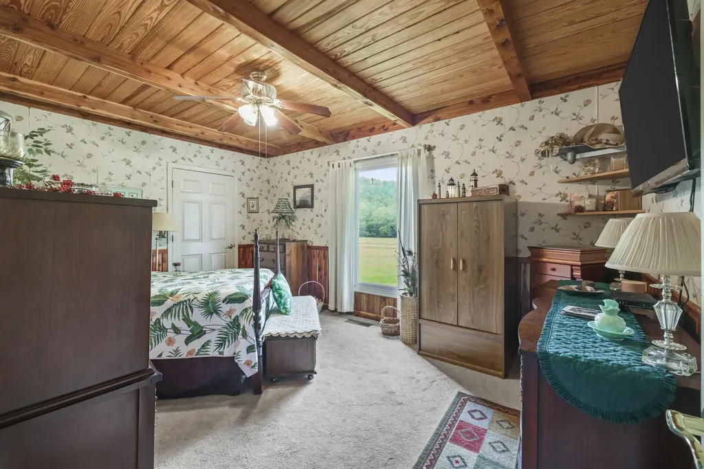 6268 Highway 100, W Centerville TN 37033