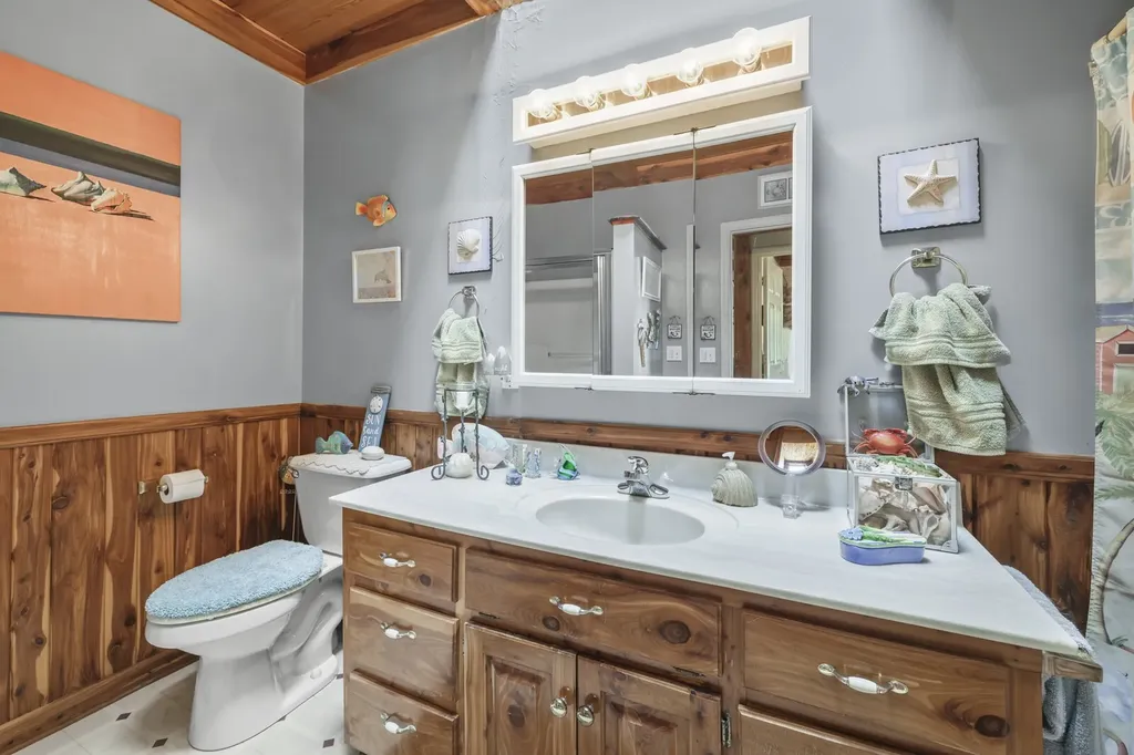 6268 Highway 100, W Centerville TN 37033