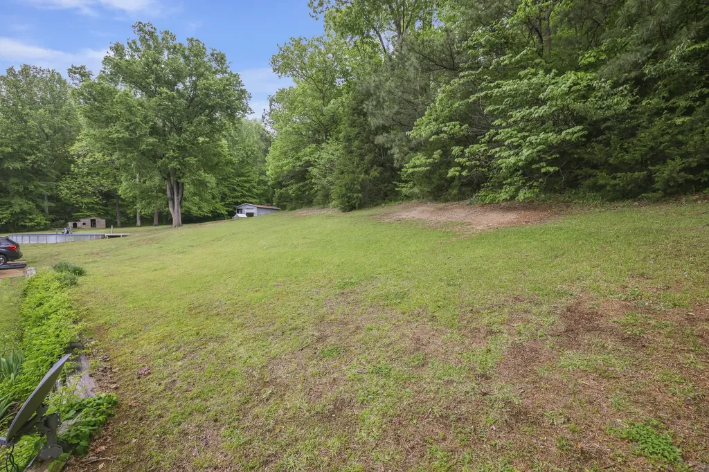 6268 Highway 100, W Centerville TN 37033