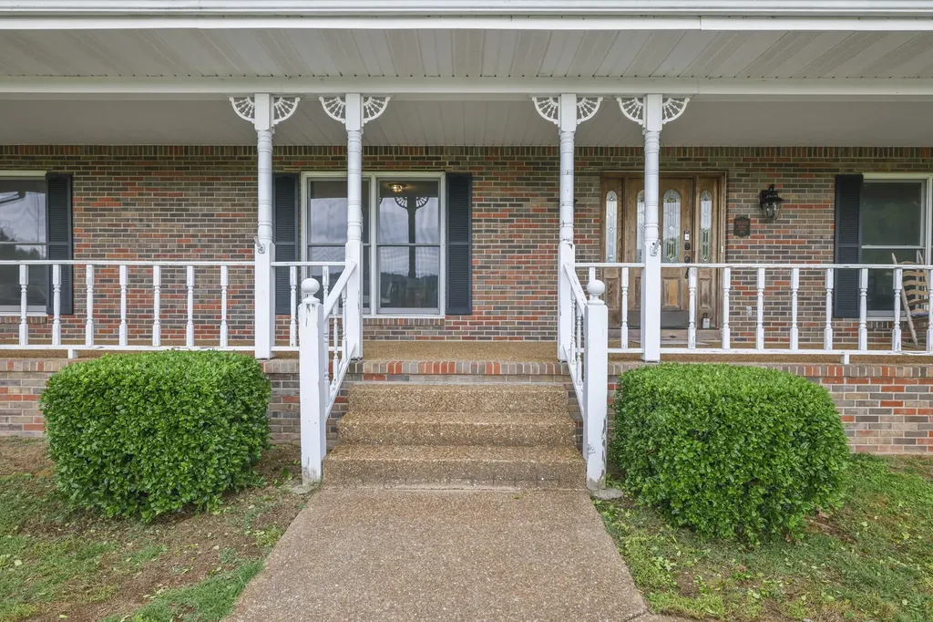 6268 Highway 100, W Centerville TN 37033