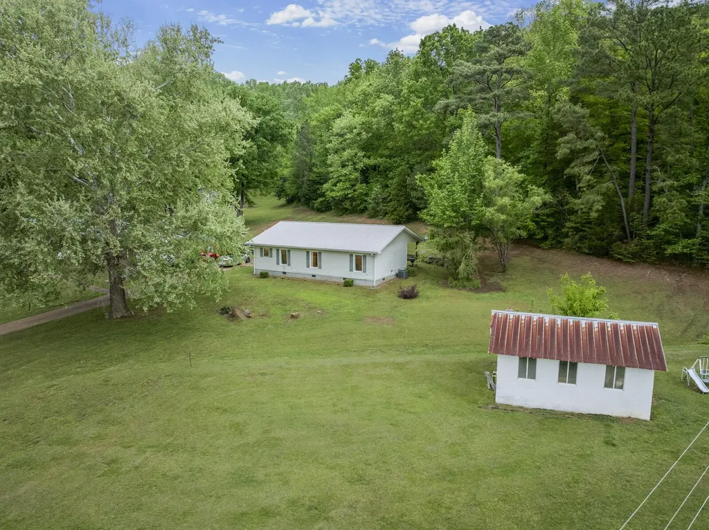 6268 Highway 100, W Centerville TN 37033